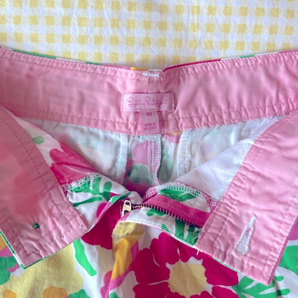Lilly Pulitzer Multicolor Flower shorts - Picture 3 of 3
